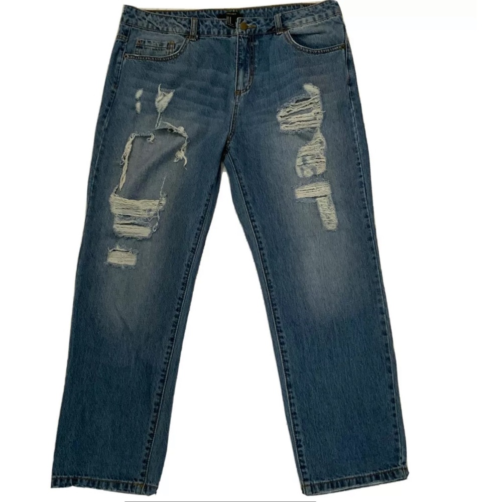 Forever 21 High Rise Distressed Medium Wash Straight Leg Jeans
Size 31 (36x27)